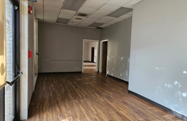 4306 NW Loop 410 — photo 18