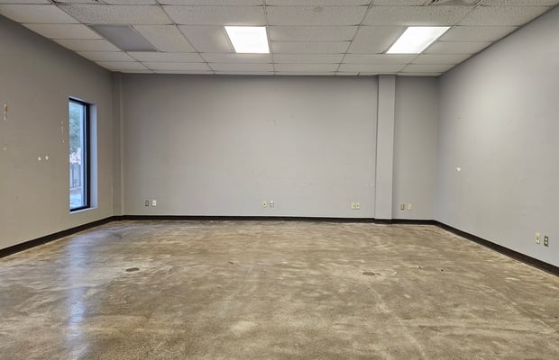 4306 NW Loop 410 — photo 21