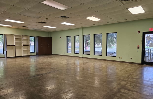 4306 NW Loop 410 — photo 22
