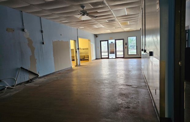 4306 NW Loop 410 — photo 28