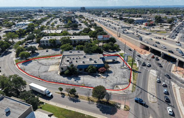 4306 NW Loop 410 — photo 4