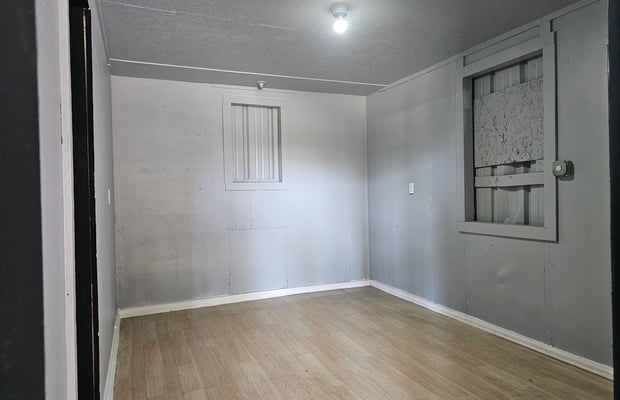 16350 S Flores Rd (FM 1937) — photo 17
