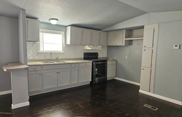 16350 S Flores Rd (FM 1937) — photo 28