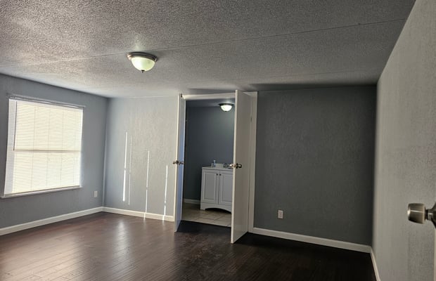 16350 S Flores Rd (FM 1937) — photo 34