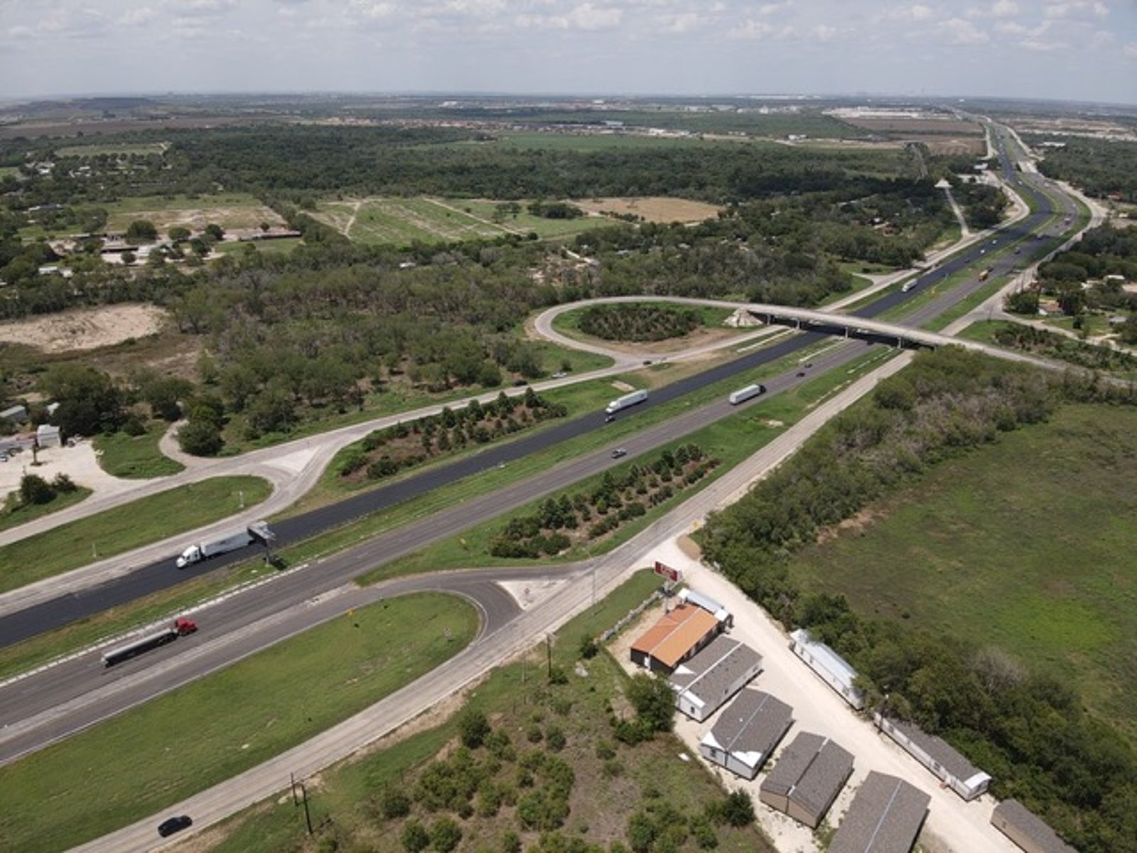 13901 Interstate 35 S — photo 13