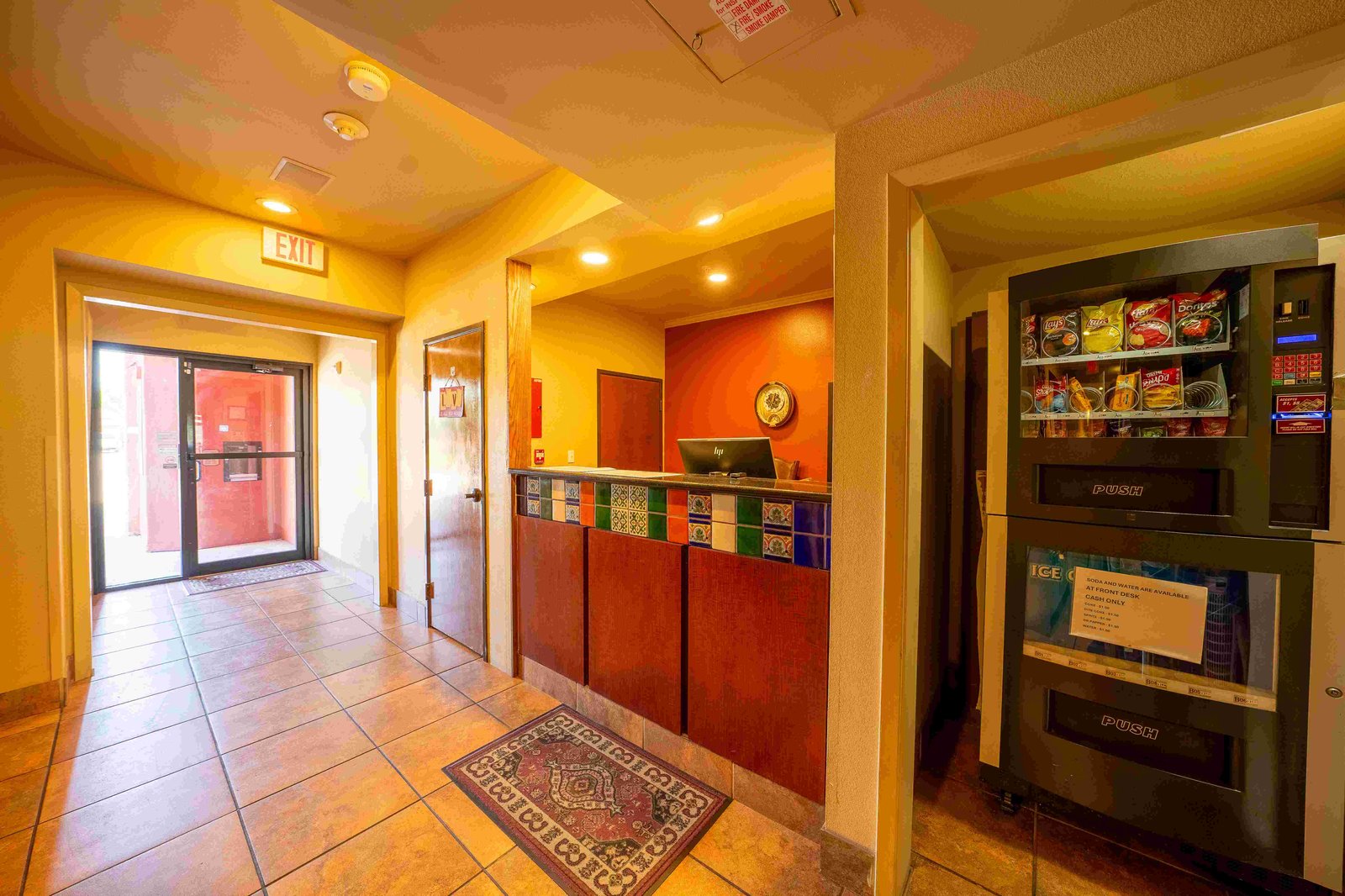La Hacienda Inn, 1524 E Commerce St & Olive, San Antonio — photo 9