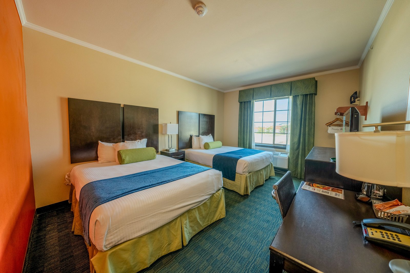 City View Inn & Suites - 1306 E Commerce St & Cherry — photo 13