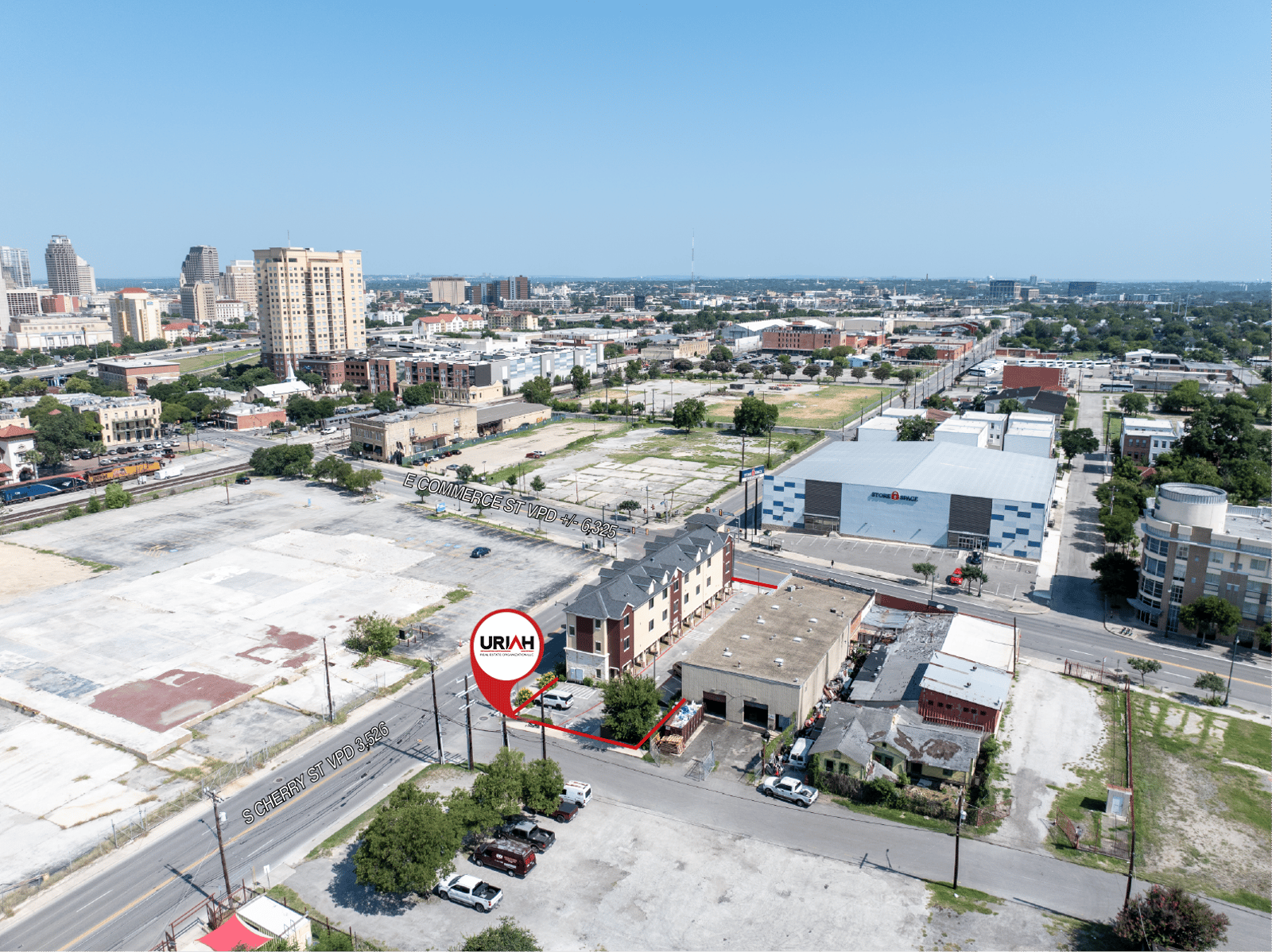 City View Inn & Suites - 1306 E Commerce St & Cherry — photo 8