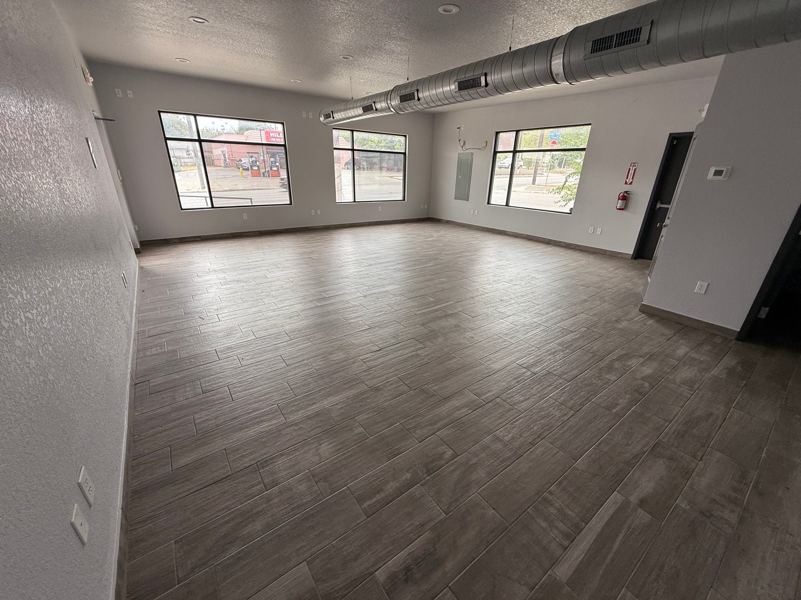 1443 w hildebrand — photo 11