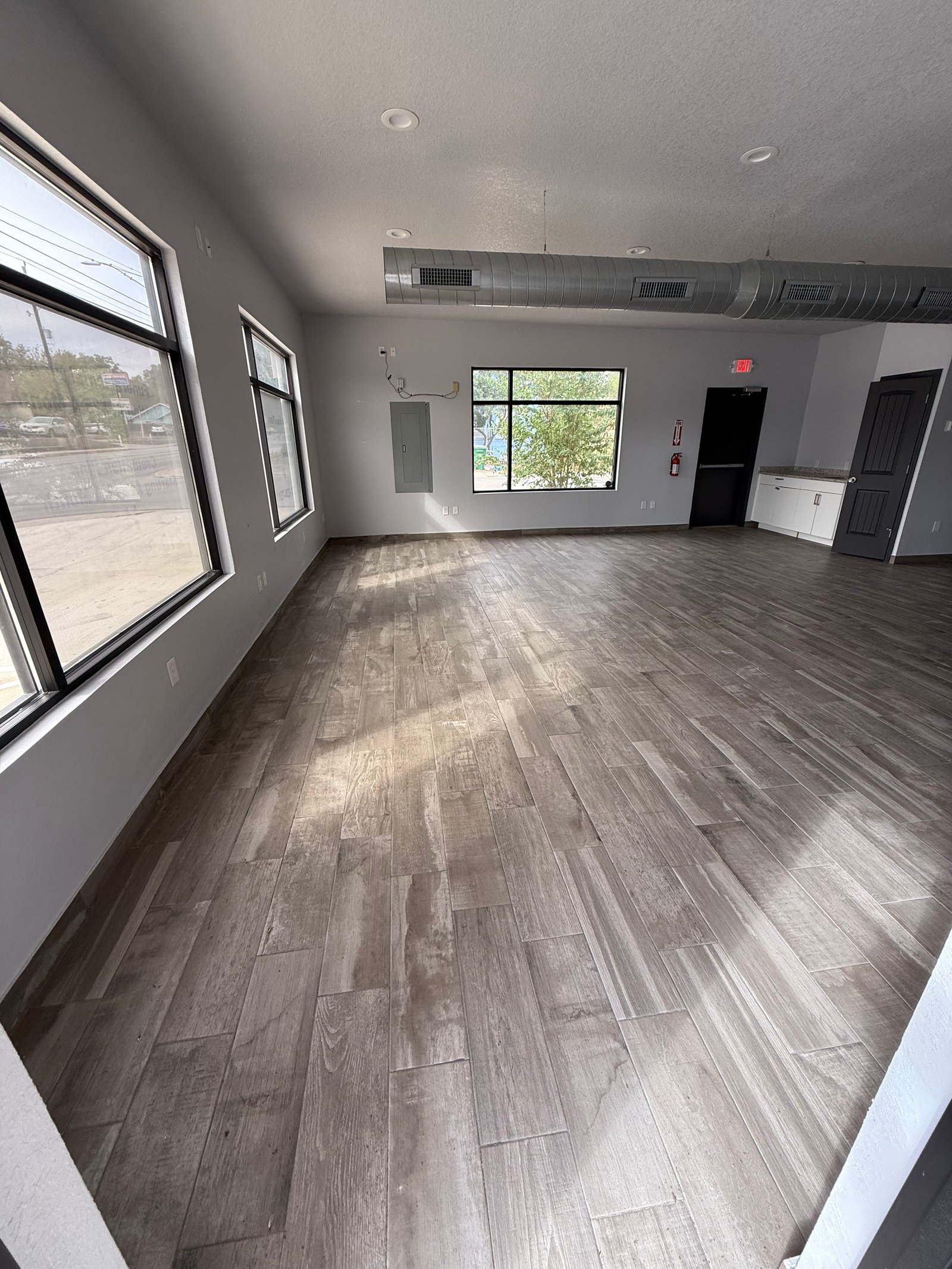 1443 w hildebrand — photo 14