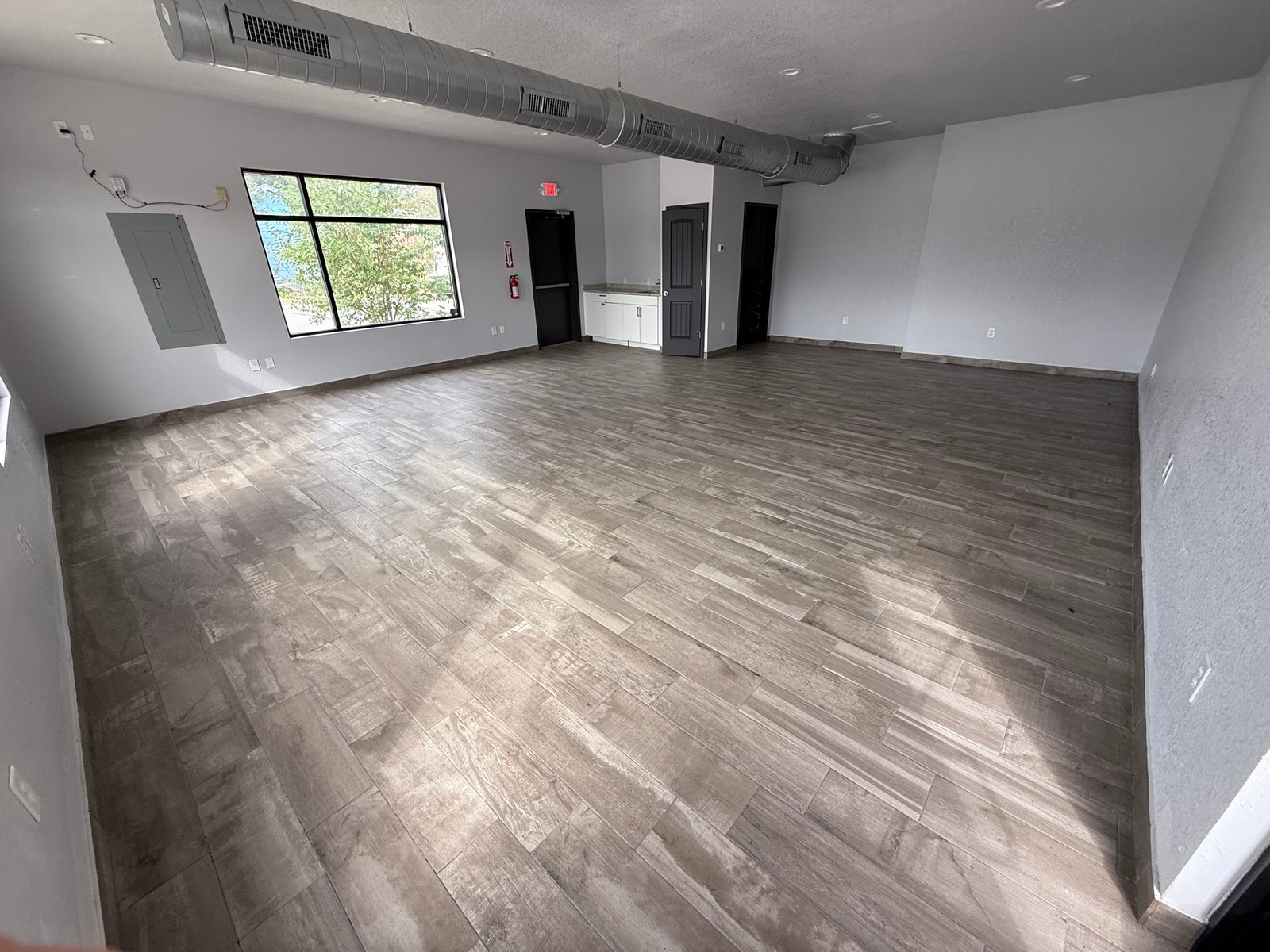 1443 w hildebrand — photo 15