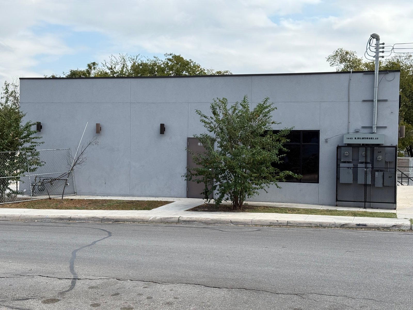 1443 w hildebrand — photo 31