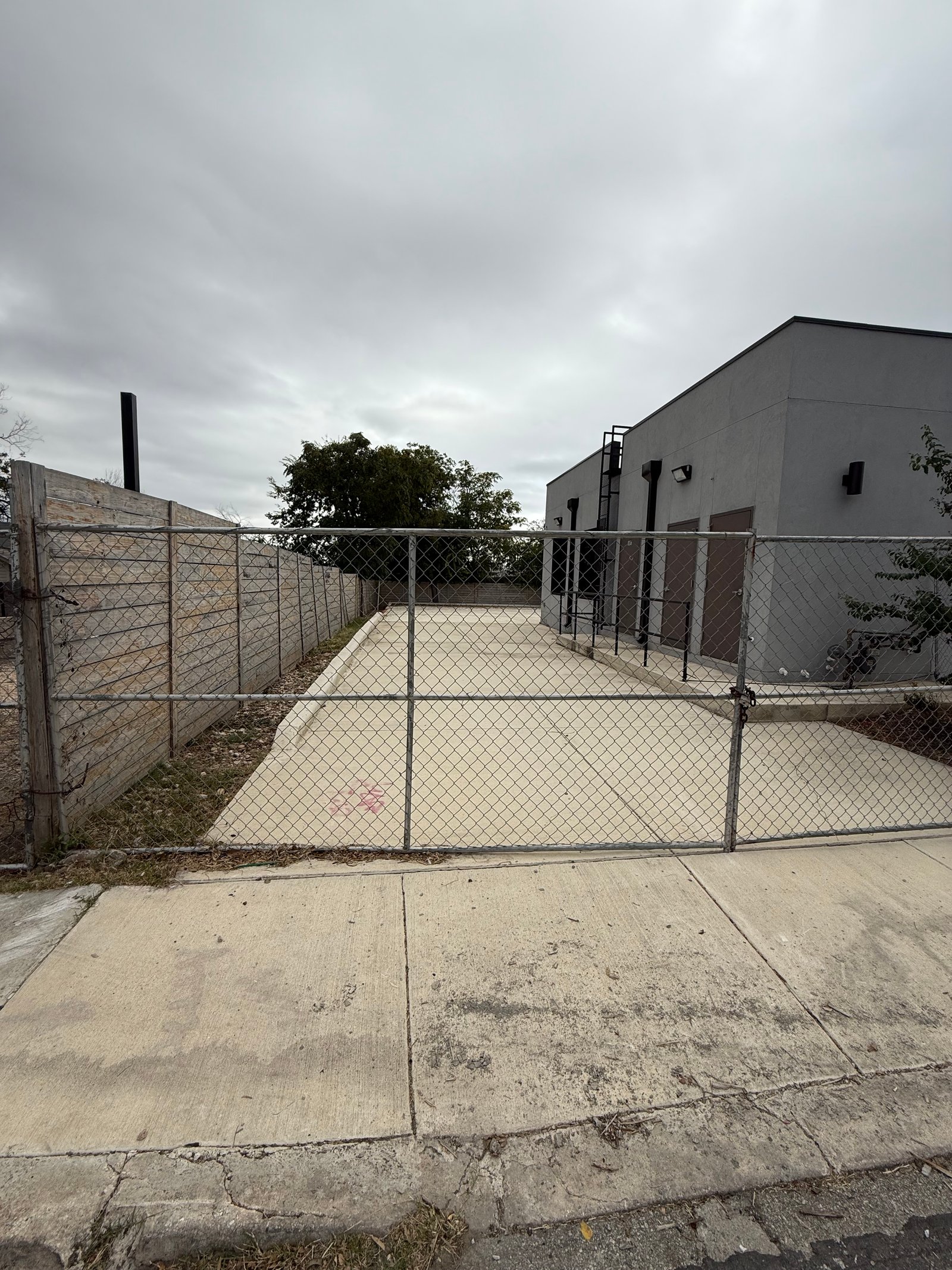 1443 w hildebrand — photo 6