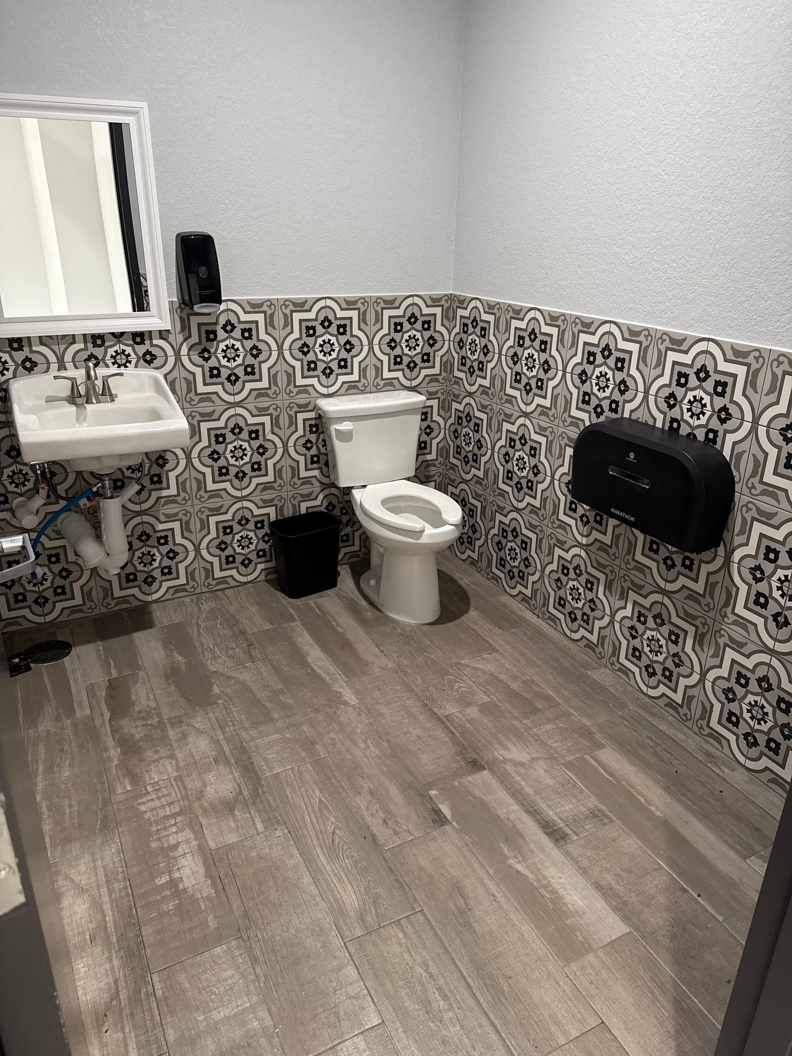 1443 w hildebrand — photo 7