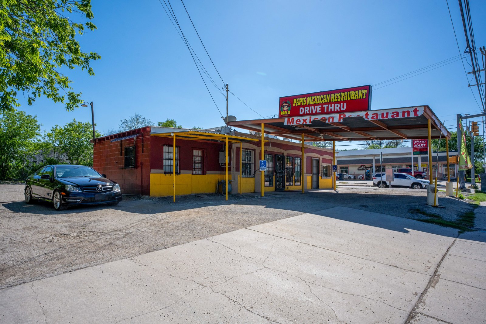 2802 E Houston St — photo 1