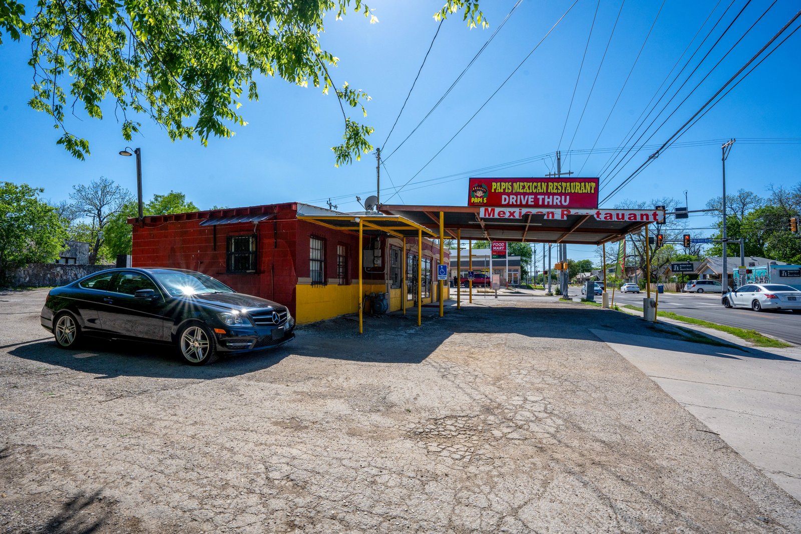 2802 E Houston St — photo 2