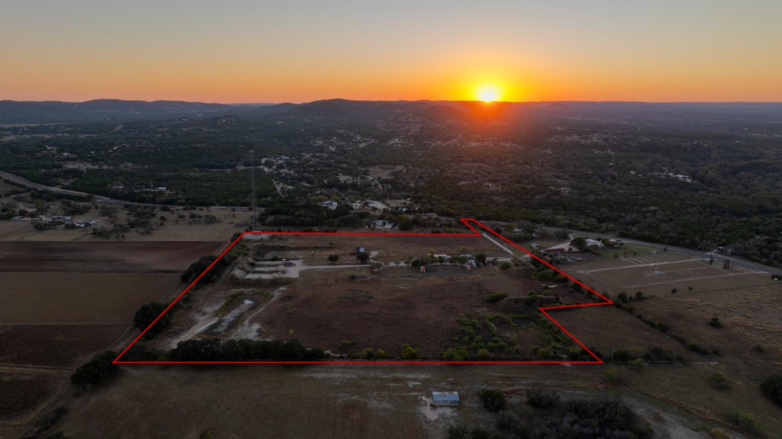 21.4 +/- AC on FM 1077 — photo 2