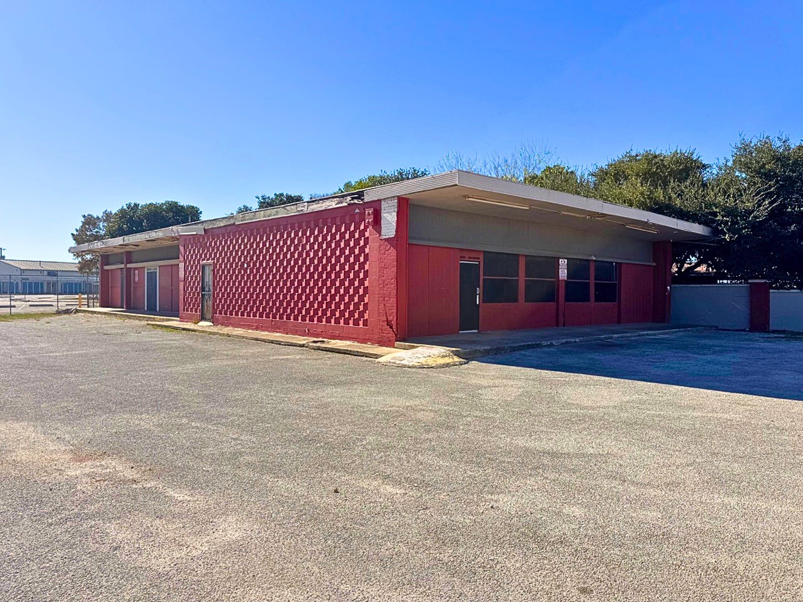 2507 S General McMullen Dr — photo 6