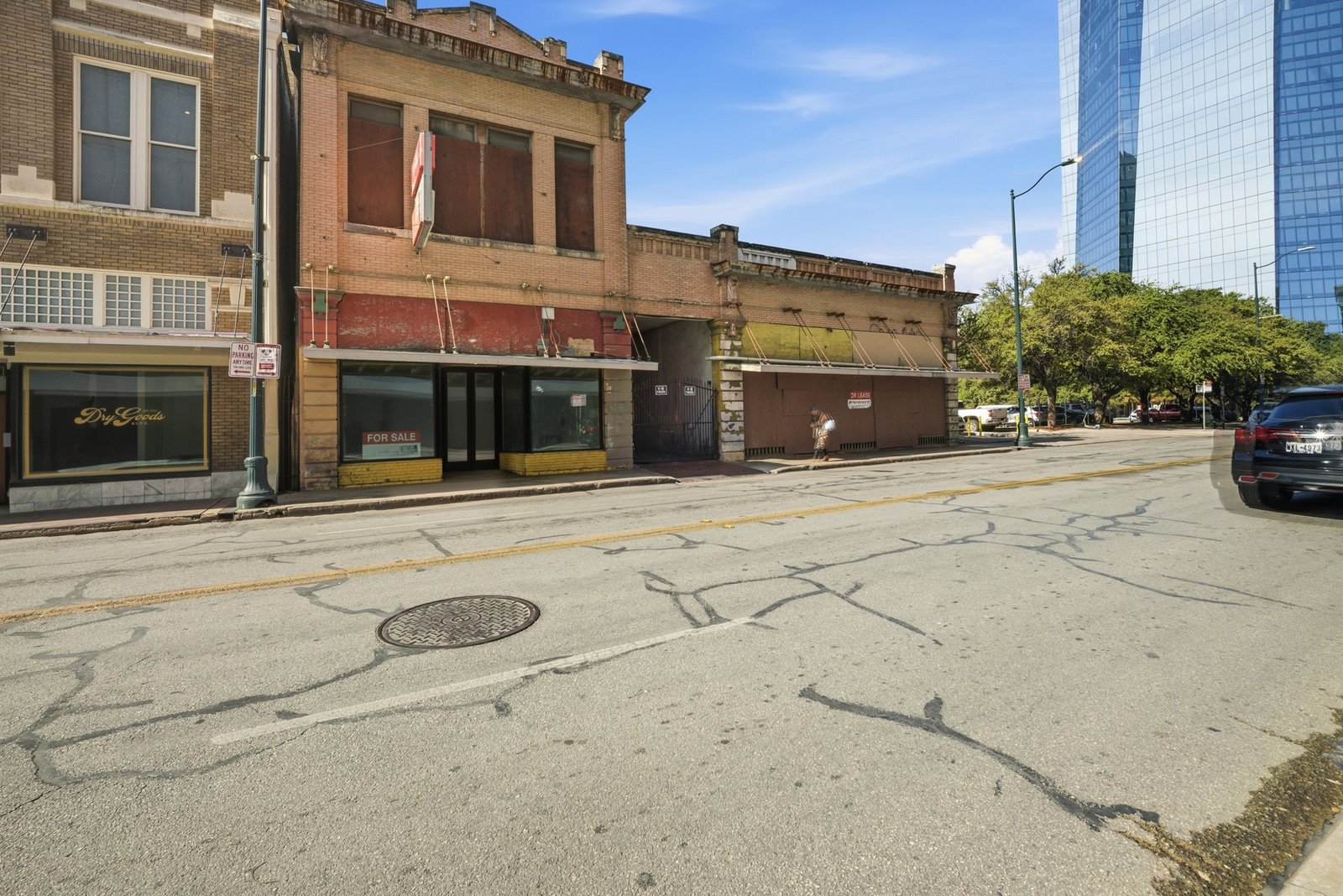 111-113 N Flores St — photo 12