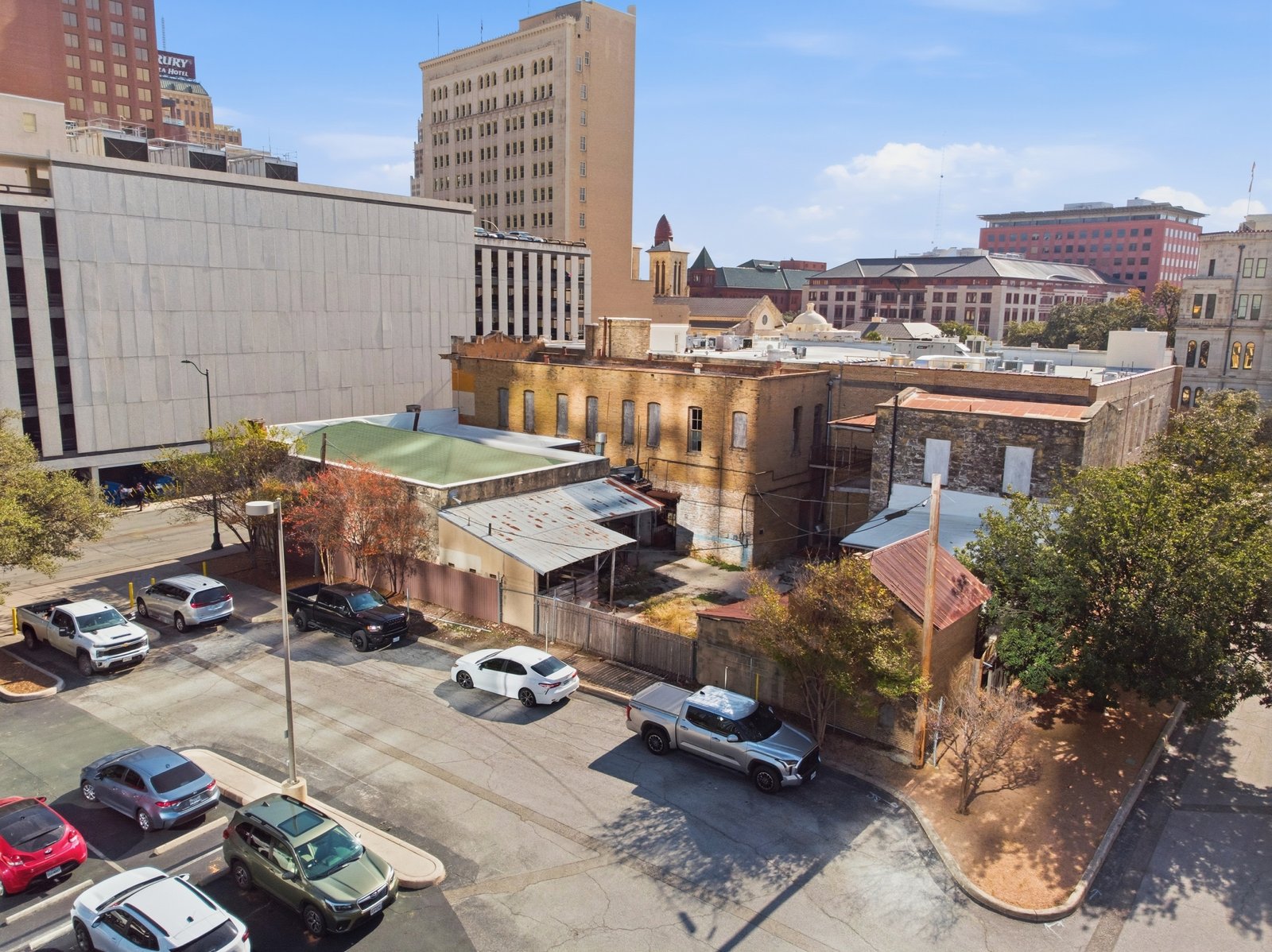 111-113 N Flores St — photo 13