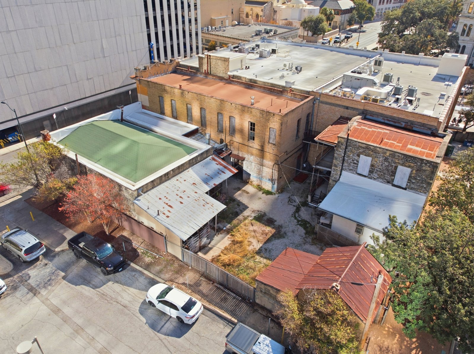 111-113 N Flores St — photo 14