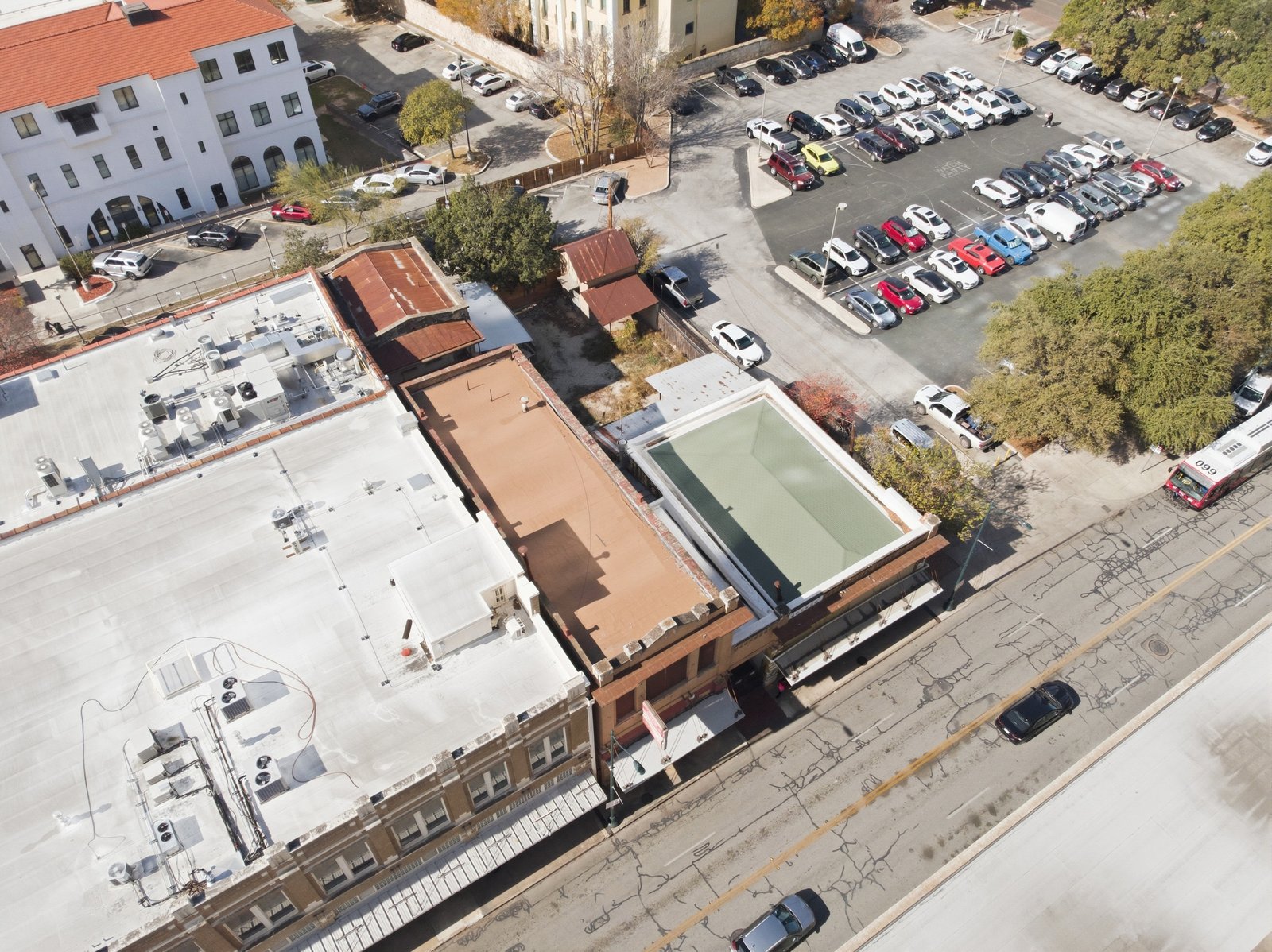 111-113 N Flores St — photo 20