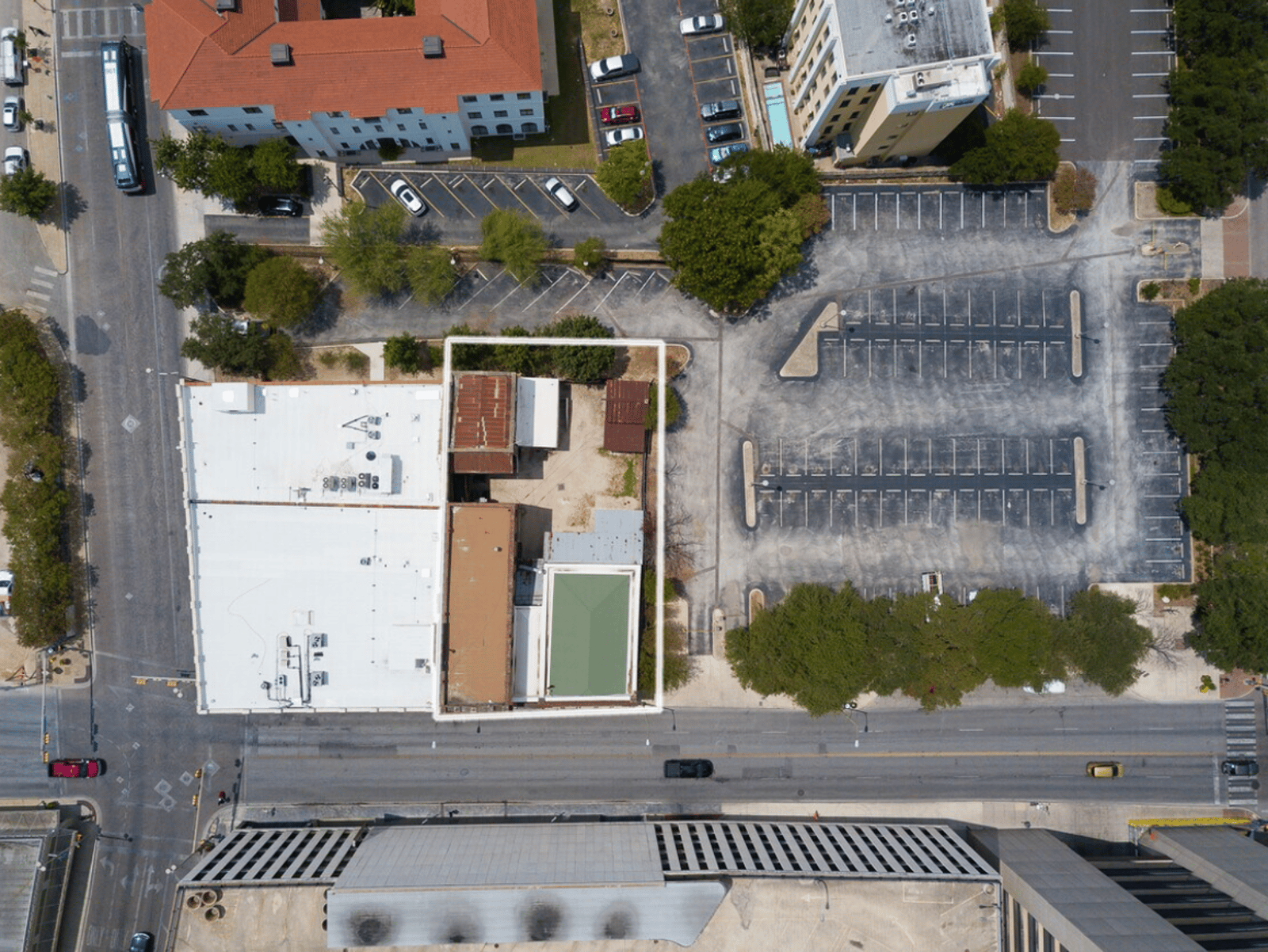 111-113 N Flores St — photo 3
