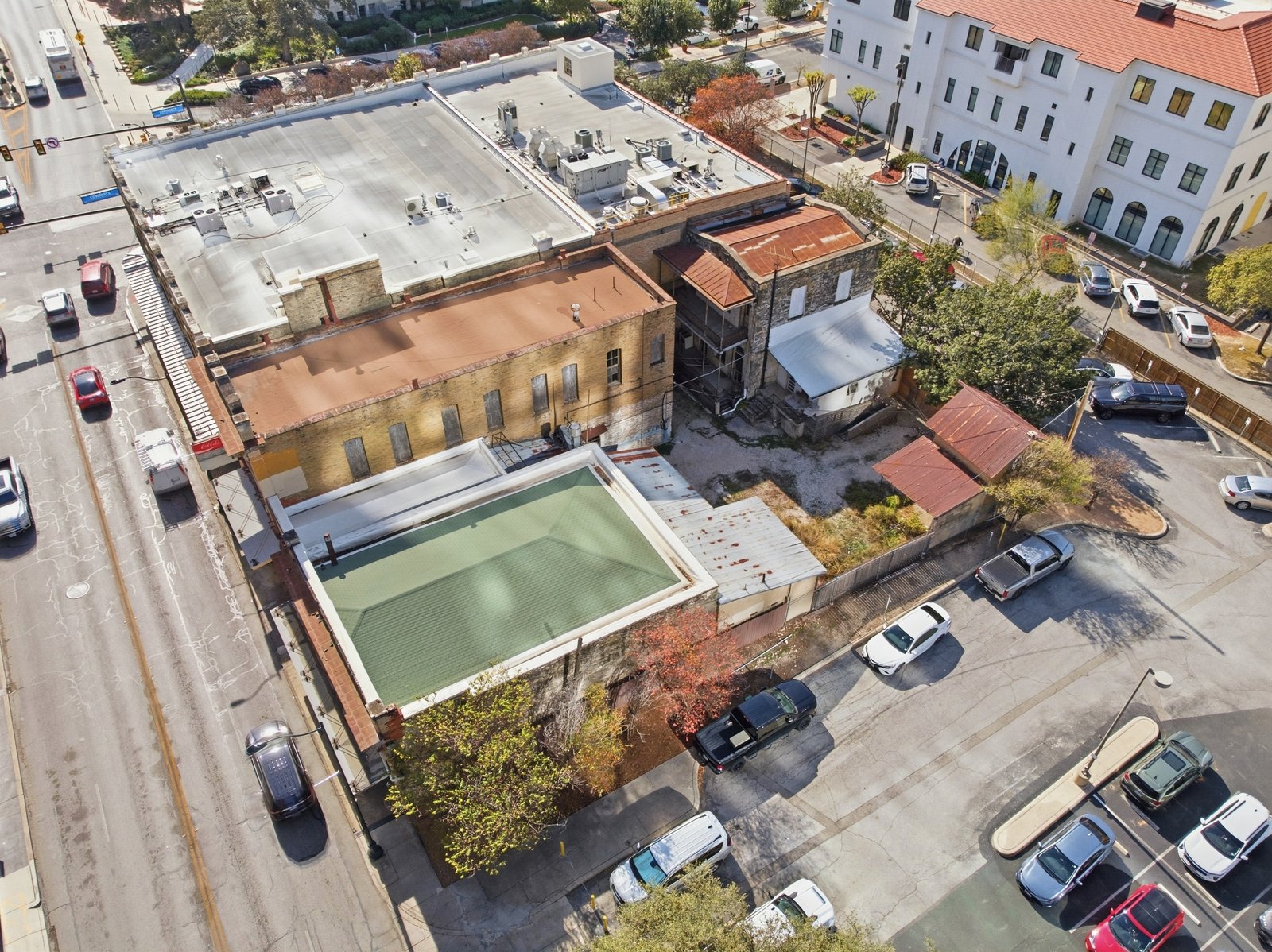 111-113 N Flores St — photo 24
