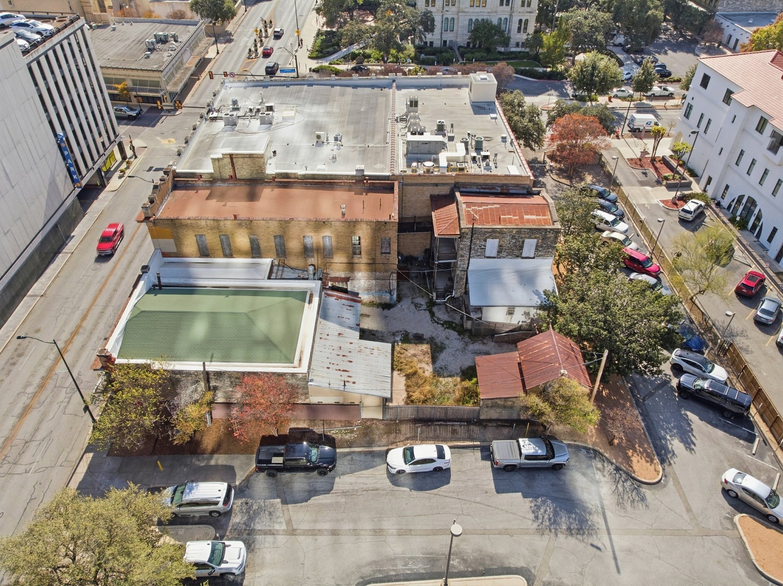 111-113 N Flores St — photo 25