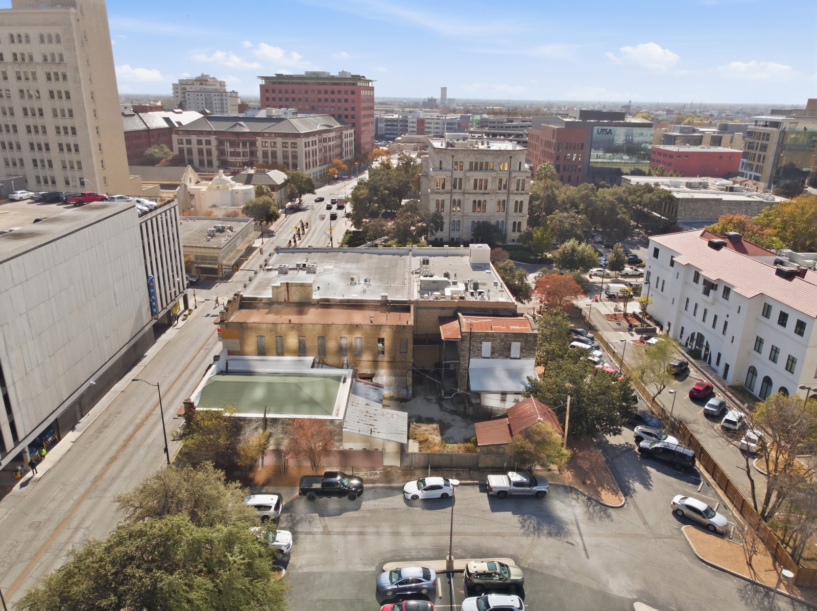 111-113 N Flores St — photo 26