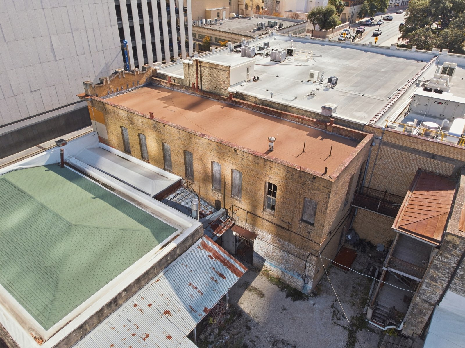 111-113 N Flores St — photo 29