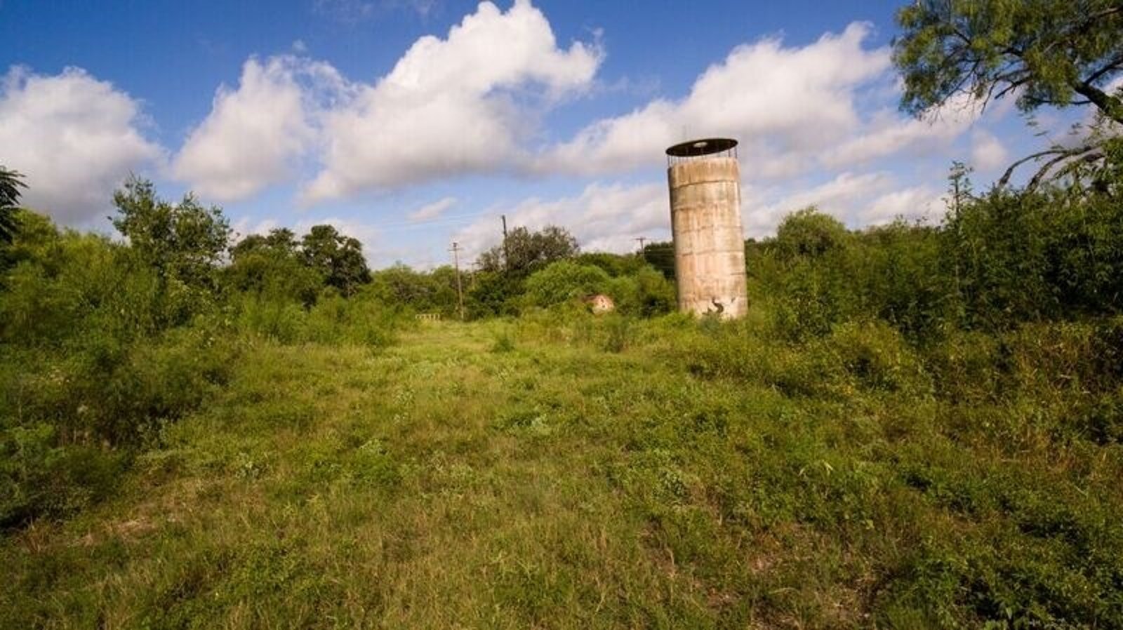 7 AC On Medina Base Rd — photo 12