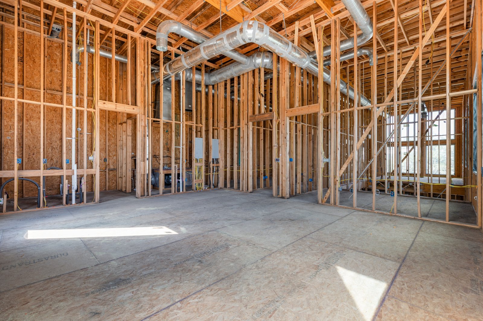 12222 N Interstate 35 — photo 14