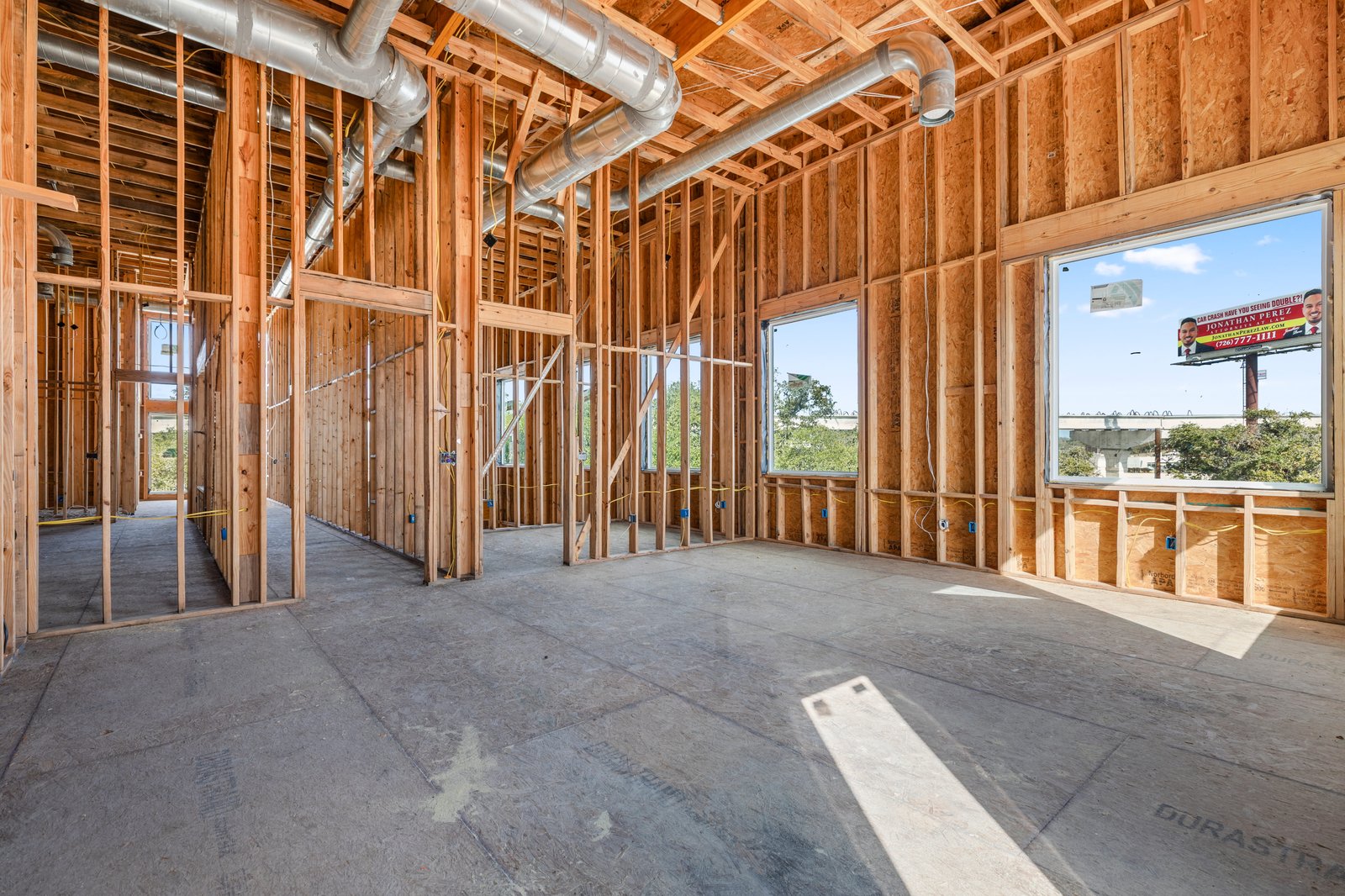 12222 N Interstate 35 — photo 15