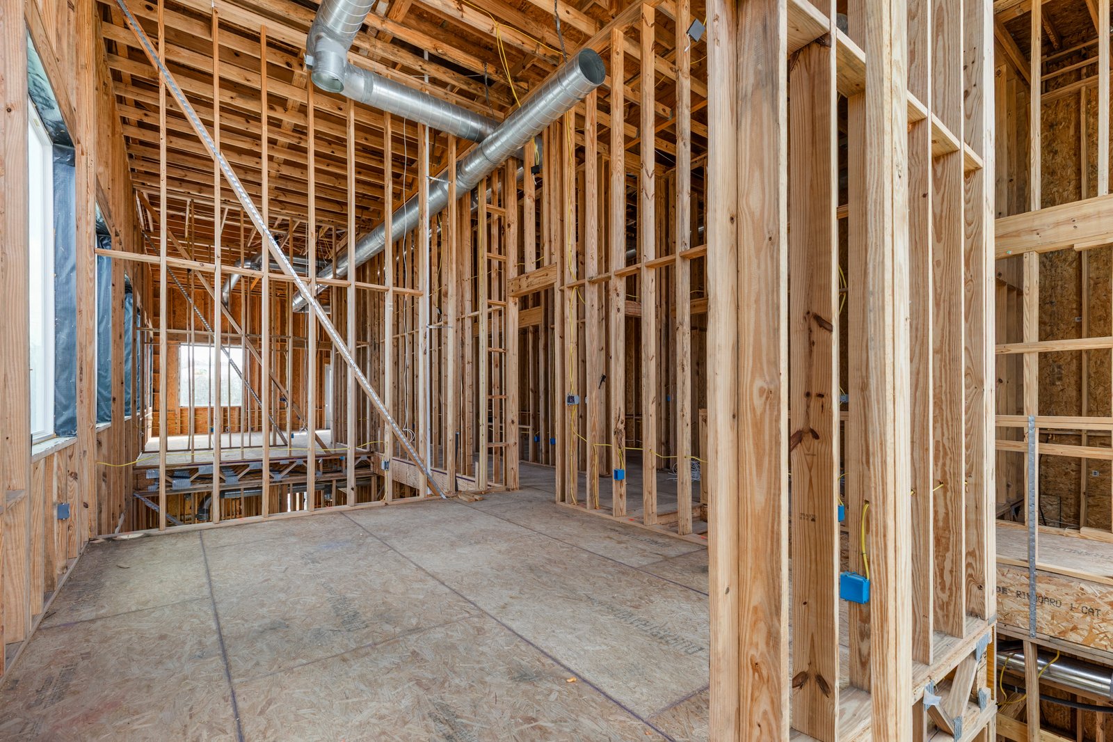 12222 N Interstate 35 — photo 17