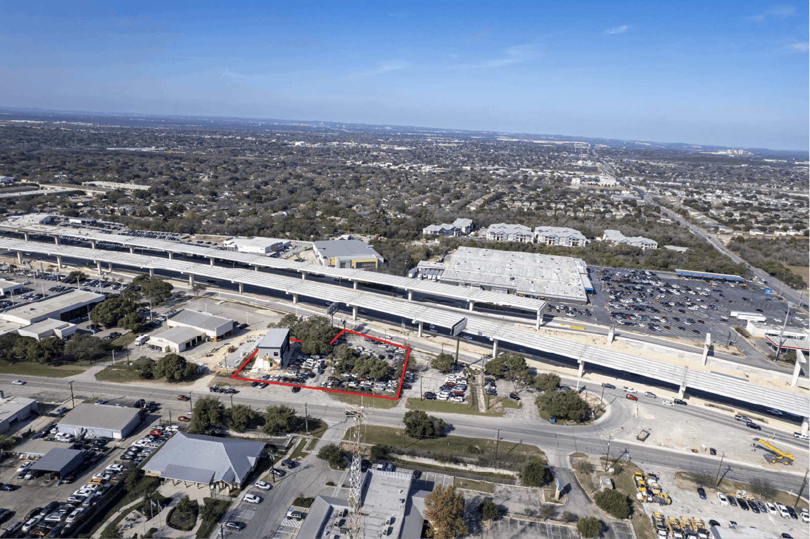12222 N Interstate 35 — photo 3