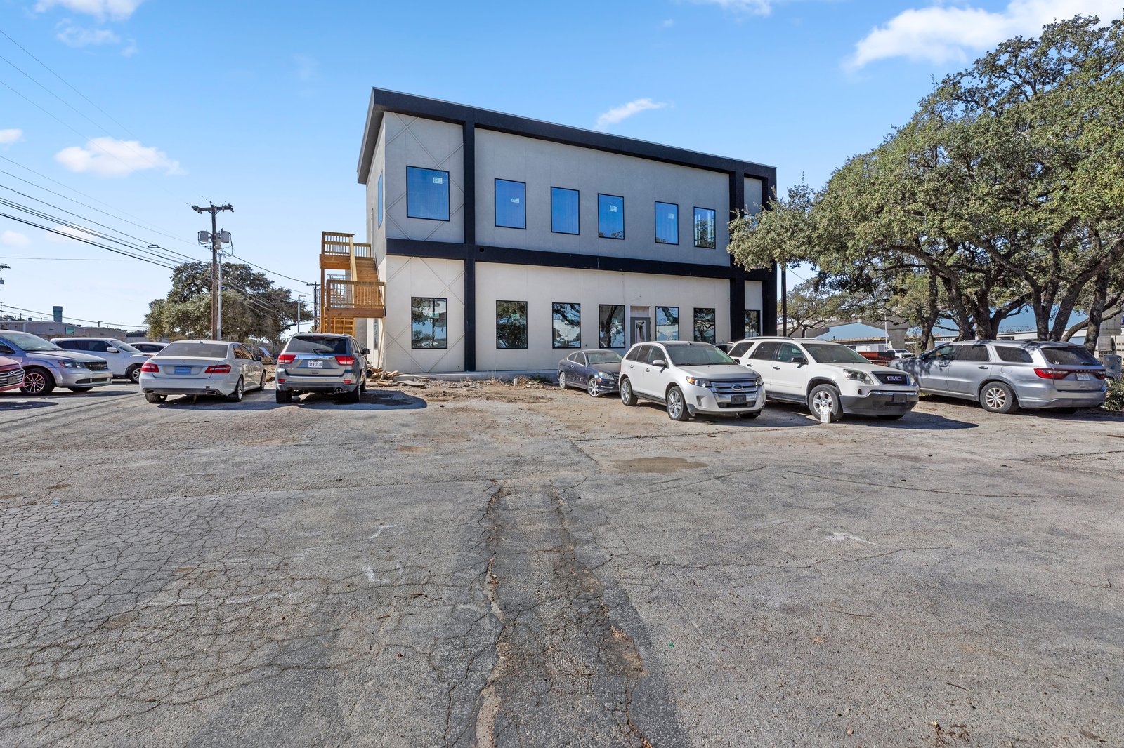 12222 N Interstate 35 — photo 7