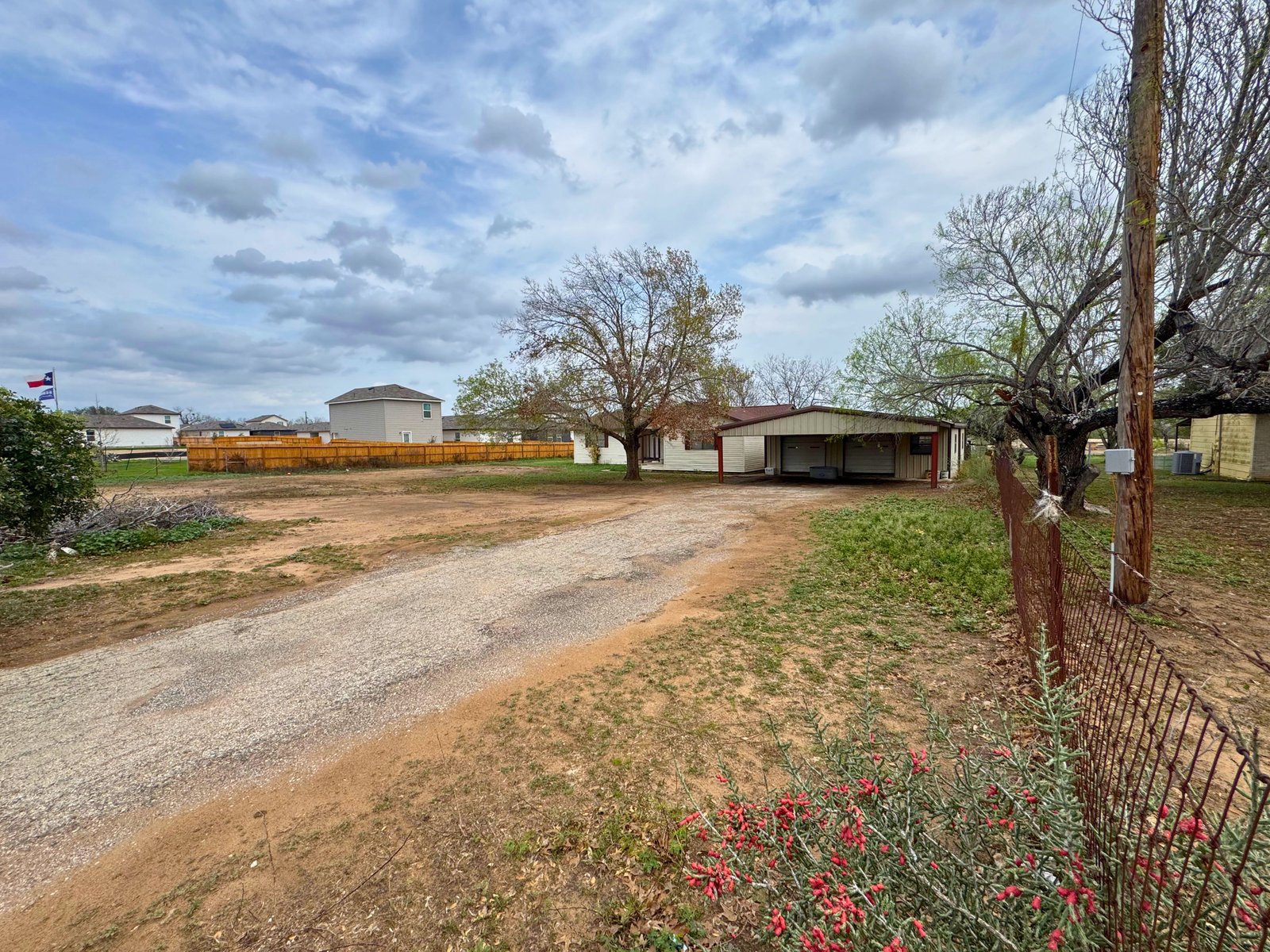 5.57± AC on FM 1937 — photo 12