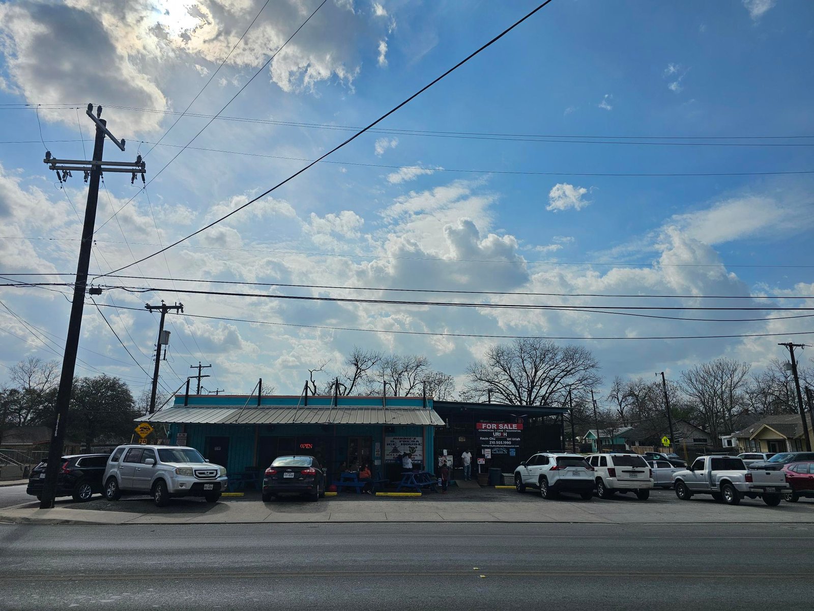 S Presa St Bar for Sale — photo 1