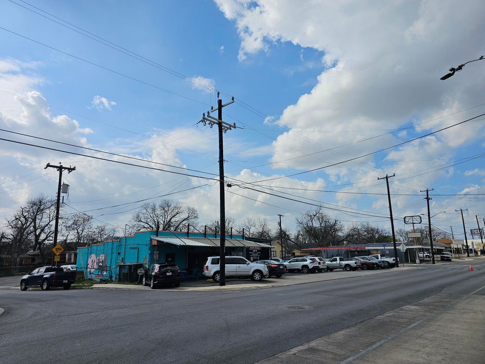 S Presa St Bar for Sale — photo 2