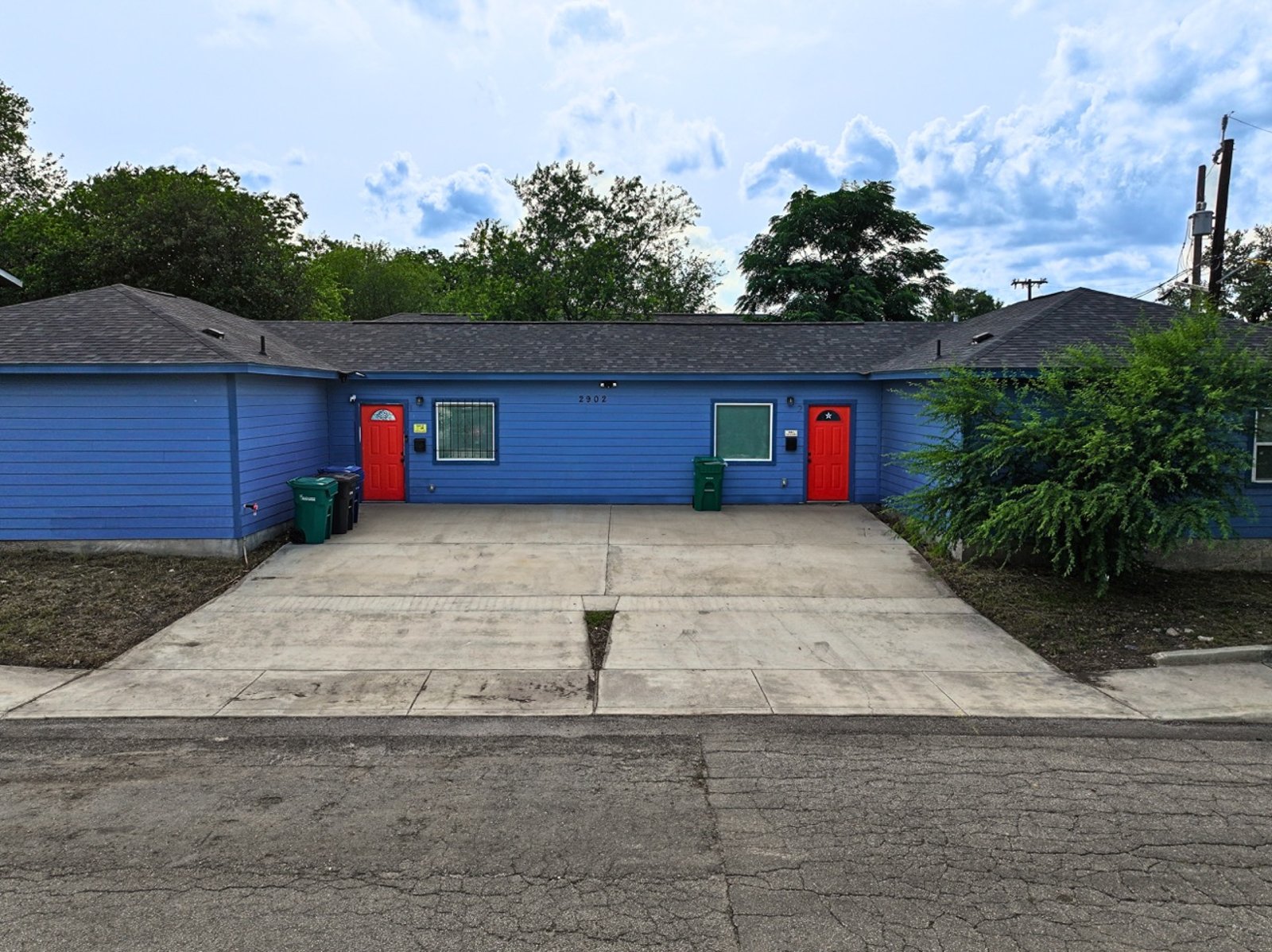 2902 S LAREDO ST SAN ANTONIO TX 78207 — photo 1