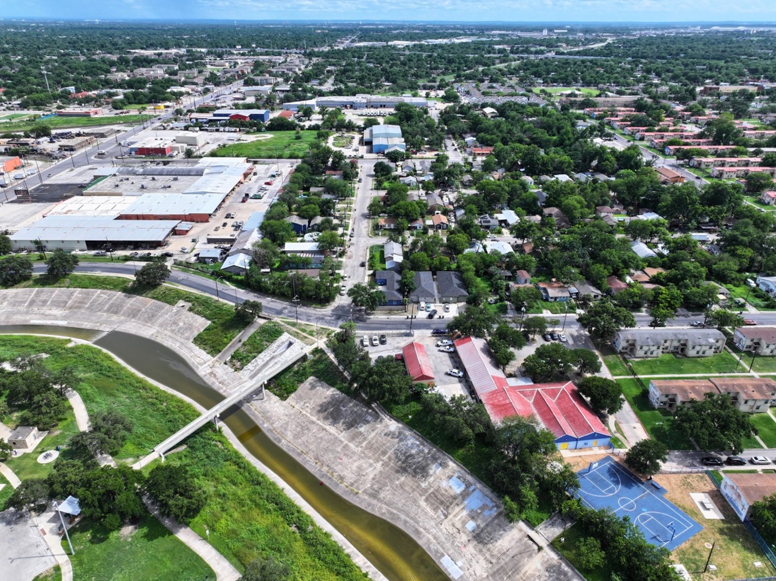 2902 S LAREDO ST SAN ANTONIO TX 78207 — photo 24