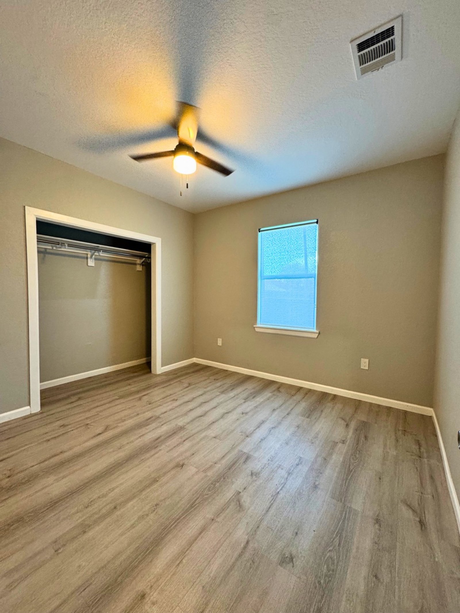 2902 S LAREDO ST SAN ANTONIO TX 78207 — photo 7