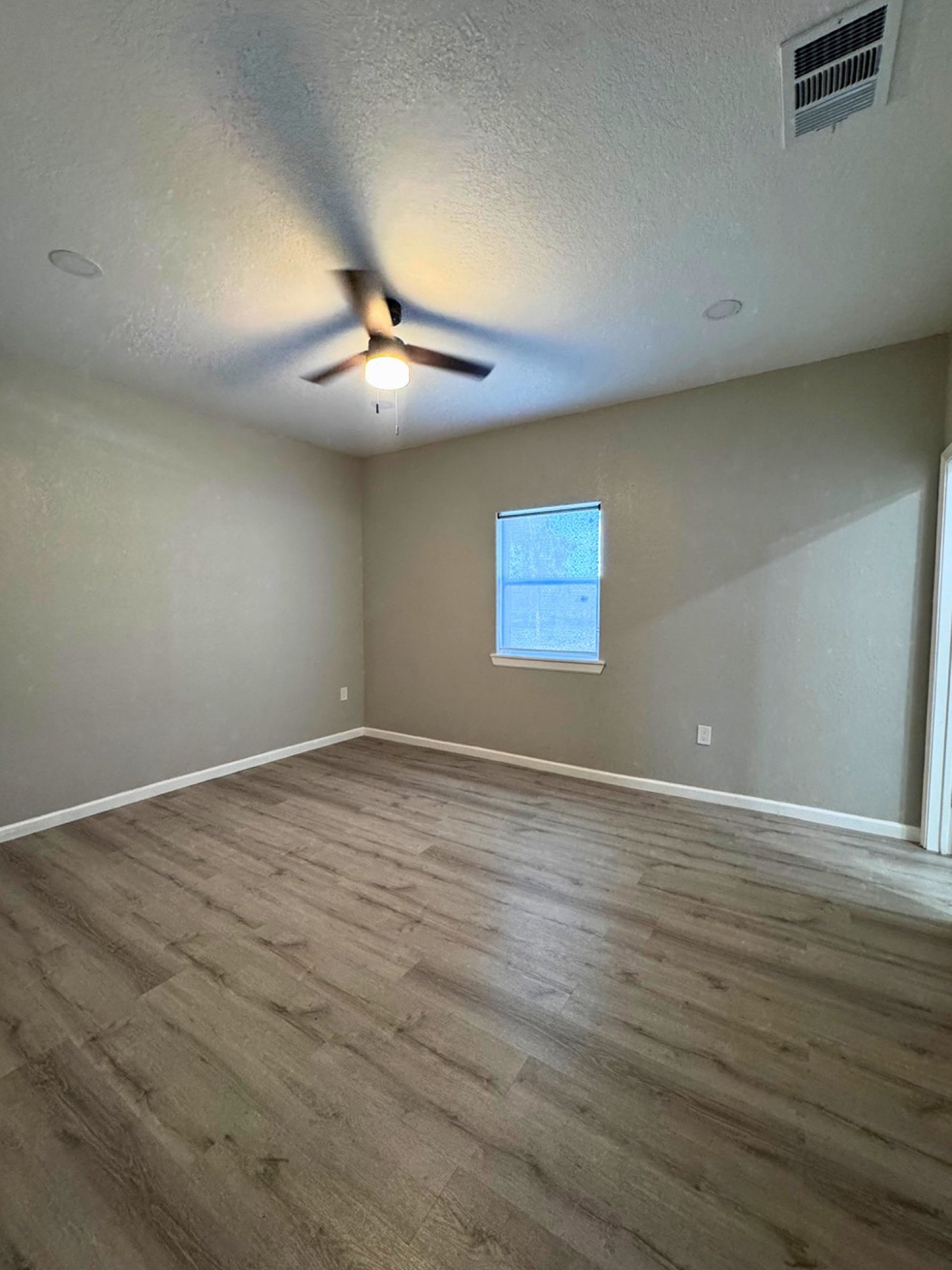 2902 S LAREDO ST SAN ANTONIO TX 78207 — photo 8