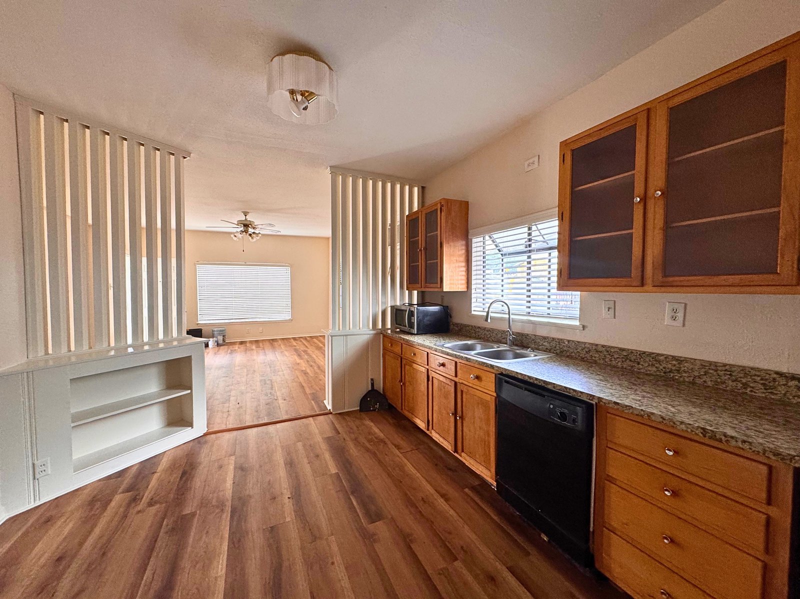 1278 BANDERA RD SAN ANTONIO TX 78228-4067 — photo 15