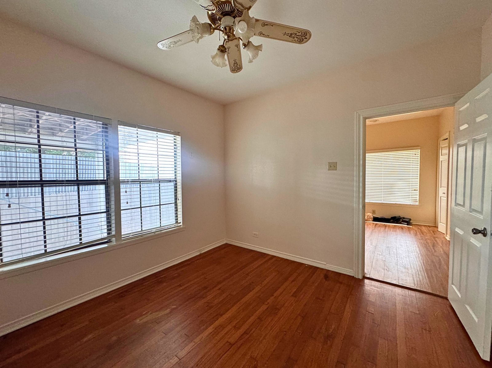 1278 BANDERA RD SAN ANTONIO TX 78228-4067 — photo 16