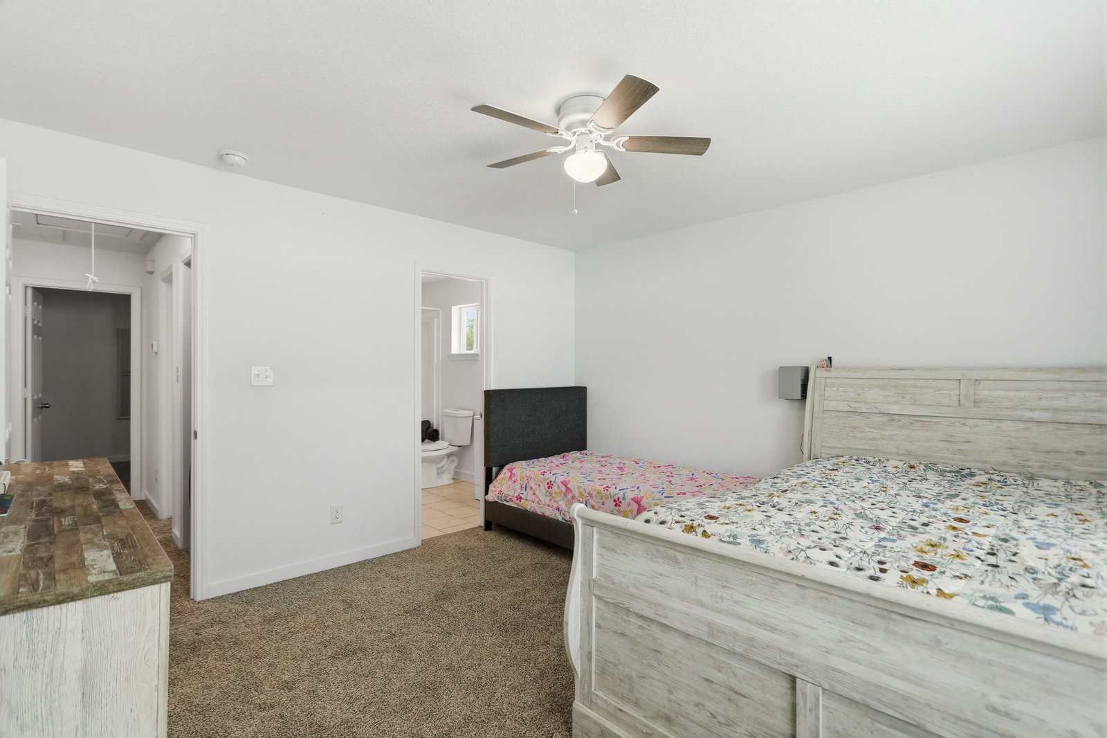 1522 S Elmendorf St Triplex — photo 18