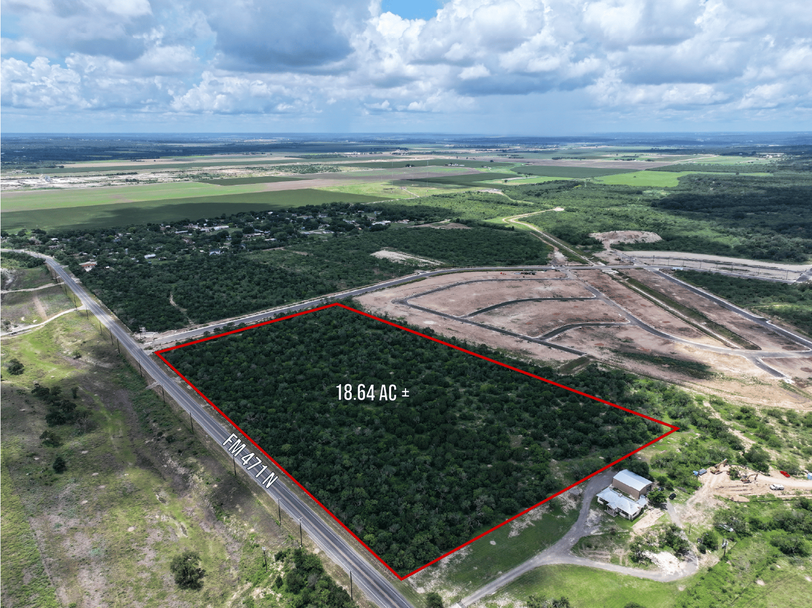 18 AC on Fm 471 — photo 4