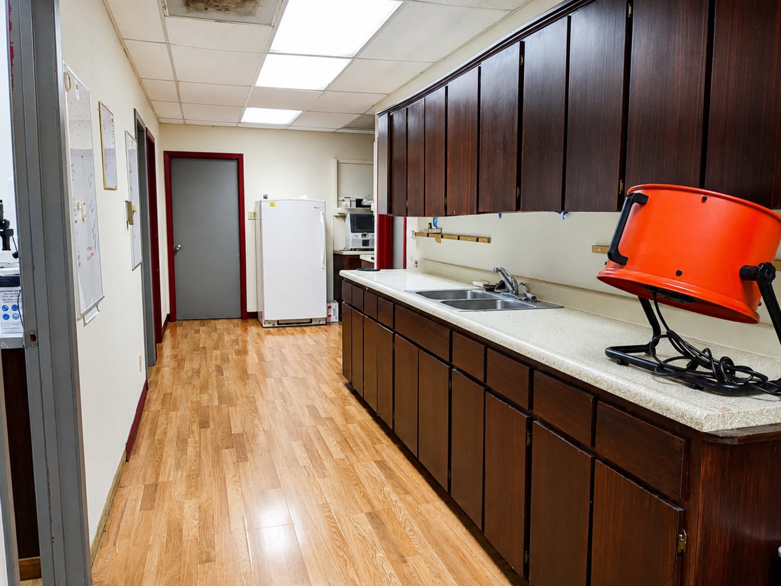 Retail | Office | Fromer Vet Clinic — photo 9