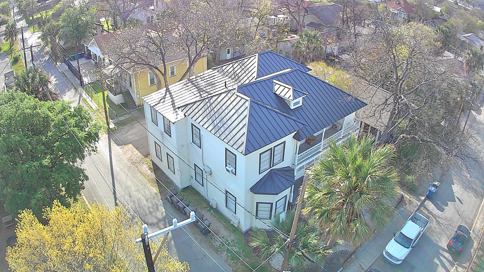 Renovated & Fully Leased 6-Unit Multifamily Asset — photo 1